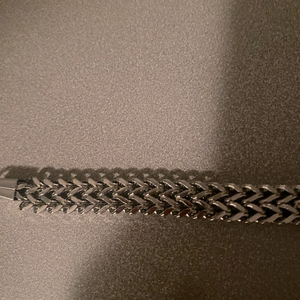 Mens Wibern link bracelet, 8", claw closure, in jewelry bag 
$22